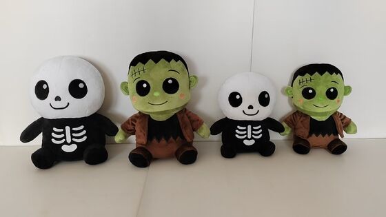 Halloween White Ghost Plush Spielzeug mit süßem, gruseligen Design